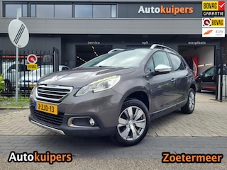 Peugeot 2008 1.2 PureTech Style | Met o.a. climate control, parkeersensoren achter, navigatie, cruise control en panoramadak!