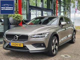Volvo V60 2.0 B5 AWD Pro AUTOMAAT | Afn. Trekhaak | Panodak | Adapt. Cruise Control | LM Velgen | Climate Control