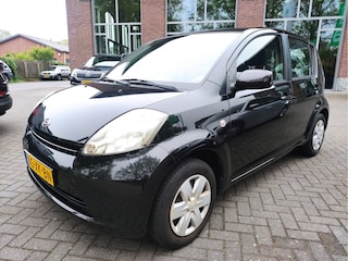 Daihatsu Sirion 2 1.0-12V Trend E.ruiten V+A - Centr.vergrendeling - Nette en goed rijdende auto
