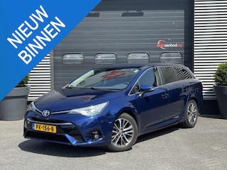 Toyota Avensis Touring Sports 2.0 VVT-i Dynamic | Navigatie | Camera | Cruise Control | Lane Assist | Trekhaak |