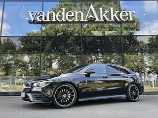 Mercedes-Benz CLA Shooting Brake 200 AMG // Panoramadak // Sfeerverlichting // Privacy Glas // 19" Velgen // Carplay // Augmented Reality