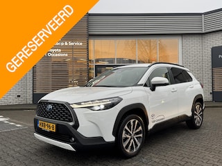 Toyota Corolla Cross HYBRID 140 STYLE STOEL/STUURVERW BLIND-SPOT PARK-SENSOREN NAVI APPLE/ANDROID EL-ACHTERKLEP 18" LM-VELGEN