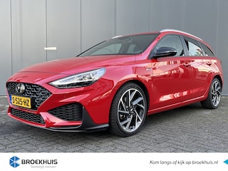 Hyundai i30 Wagon 1.5 T-GDi 160pk N-Line Automaat | Leder | Camera | Climate | Keyless | Full - Led | Navigatie | Alcantara | 18" Lichtmetaal | Winterpakket | Adapt. Cruisecontrol | Parkeer Assistent | Dodenhoeksensoren | Elek. Stoelen incl. geheugen