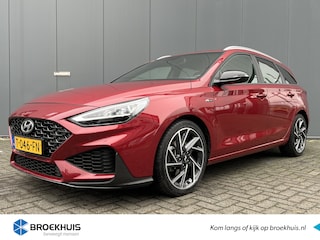 Hyundai i30 Wagon 1.5 T-GDi 160pk N-Line | Leder | Camera | Climate | Keyless | Full - Led | Navigatie | Alcantara | 18" Lichtmetaal | Winterpakket | Adapt. Cruisecontrol | Parkeer Assistent | Dodenhoeksensoren | Elek. Stoelen incl. geheugen