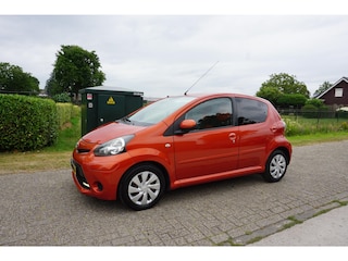 Toyota Aygo 1.0 VVT-i Dynamic Orange