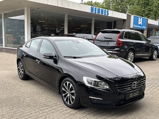 Volvo S60 2.0 T3 Polar Xenon PDC camera Leder