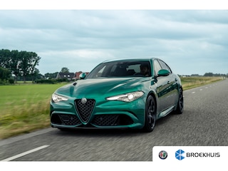 Alfa Romeo Giulia 2.9 V6 Quadrifoglio Automaat | Achteruitrijcamera | Adaptief demping systeem | Airco (automatisch)