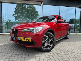 Alfa Romeo Stelvio 2.0 T AWD Super - Automaat - Leder - Navi - Parkeerhulp