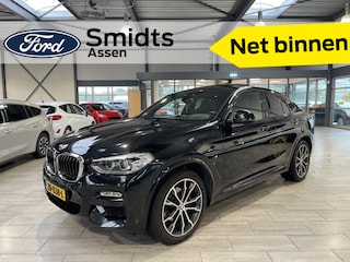 BMW X4 xDrive20i High Executive | M Pakket | Trekhaak elektrisch uitklapbaar | Navigatie | Elektrisch glazen panorama-dak |