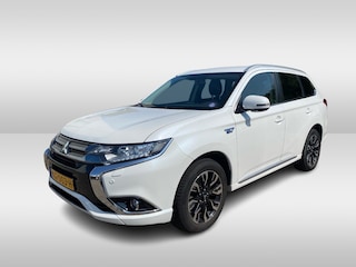 Mitsubishi Outlander 2.0 PHEV Executive Edition / Trekhaak / Camera / Leder&Alcantara / Navigatie / Cruise Control / DAB / 18'' / Stoelverwarming
