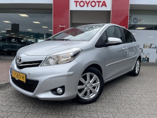 Toyota Yaris 1.3 VVT-i Aspiration | Navi | Trekhaak | Sensoren voor