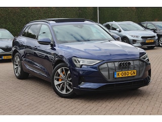Audi e-Tron 50 quattro Launch edition Vorsprung 71 kWh / Trekhaak / Panoramadak / Camera / Head-up / B&O / 20'' / Luchtvering / Keyless / Dodehoek / Leder&Alcantara / Navigatie / Stoelverwarming / Cruise Control