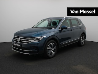 Volkswagen Tiguan 1.4 TSI eHybrid R-Line Business+ | 245 PK | Plug-In | Automaat | Panoramaschuif-Kanteldak | Ergo Stoelen | Achteruitrijcamera | Digital Cockpit | Navigatie PRO (Groot Scherm) | Stoelverwarming | Parkeersensoren | Trekhaak incl. Trailerassist
