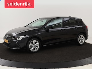 Volkswagen Golf 1.0 TSI Life | Stoel & stuurverwarming | Carplay | Adaptive cruise | Navigatie | Sfeerverlichting | Full LED | Parkeerhulp | Getint glas