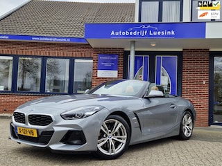 BMW Z4 Roadster SDrive20i High Executive M-Sport Stuurwielverwarming HIFI Skyscraper Grijs Metallic met Cognac interieur