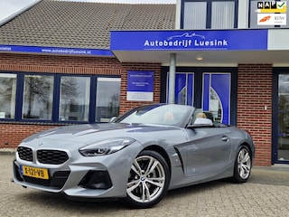 BMW Z4 Roadster SDrive20i High Executive M-Sport Stuurwielverwarming HIFI Skyscraper Grijs Metallic met Cognac interieur