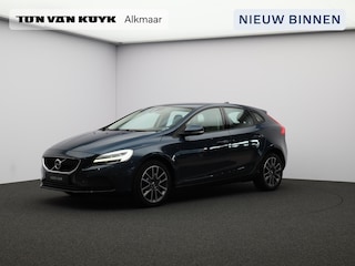 Volvo V40 2.0 T2 Nordic+ / Cruise Control / Standkachel / Stoelverwarming / Parkeersensoren achter / Navigatie / On Call / Verwarmbare voorruit /