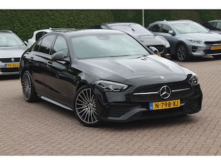 Mercedes-Benz C-klasse 180 AMG Line / Camera / Leder&Alcantara / 18'' / Navigatie / DAB / Dodehoek / Stoelverwarming / Cruise Control