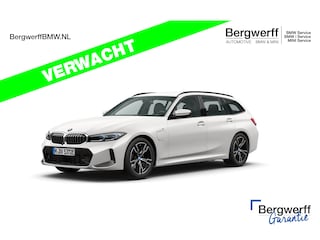 BMW 3-serie Touring 330e M-Sport - ACC - Trekhaak - Hifi - Stuurwiel verwarmd - Camera
