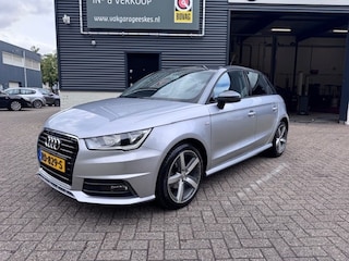 Audi A1 Sportback 1.0 TFSI Adrenalin S-line en Navi. 17 inch. velgen
