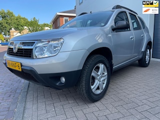 Dacia Duster 1.6 Lauréate 2wd/Airco/1eigenaar/Dealer-onderhouden/Trekhaak/Aux/Elek-pakket/Lmv