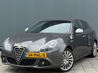 Alfa Romeo Giulietta BWJ 2011 | 1.7 TBi 236PK Quadrifoglio Verde | CLIMA | LED | 18'' LMV | BREMBO | SPORTSTOELEN | CRUISE |