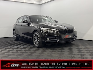 BMW 118i Executive Clima, Navi, Parkeersensoren, Keyless start, Cruise control, Lichtmetalen velgen