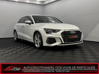Audi A3 Sportback 30 TFSI S-line Airco, Navi, Parkeersensoren, Virtual desk, Cruise control, Stoelverwarming, A start stop