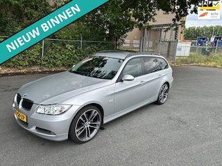 BMW 3-serie Touring 320i High Executive LEUKE AUTO RIJDT EN SCHAKELT GOED