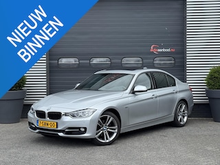 BMW 320i xDrive High Executive | Panoramadak | Harmon Kardon | Memory Stoelen | Lederen Bekleding | Climate Control |