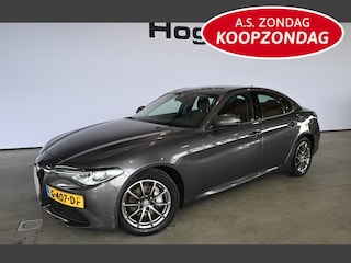 Alfa Romeo Giulia 2.2 Super Automaat Ecc Navigatie Cruise Control Rijklaarprijs Inruil Mogelijk!