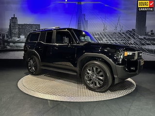 Toyota Land Cruiser 2.8 D-4D Standard Roof Window Van Professional
