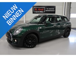Mini Clubman 1.5 One Automaat Panoramadak Harman/Kardon Navigatie App connect Airco-ecc Stoelverwarming British Racing Green Dealer onderhouden Cruise control