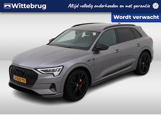 Audi e-Tron 50 quattro 313pk Launch edition plus 71 kWh / Panoramadak / Luchtvering / Bang & Olufsen / Zwart Optiek / Elek Achterklep / Camera / Donker glas / 22" LMV