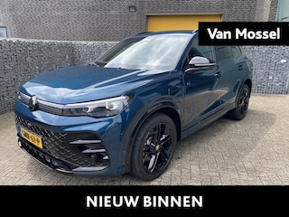 Volkswagen Tiguan 1.5 eHybrid R-Line Business 204 PK | R-Line | Automaat | Navigatie | 360 Camera | Black Style | Trekhaak | Stoelverwarming | Stuurverwarming | Apple Carplay | Android Auto | LED Matrix | Massagefunctie |