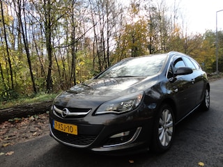Opel Astra Sports Tourer 1.4 Turbo Business +