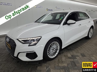 Audi A3 Sportback 30 TFSI Business edition (111 PK) 1e-Eig. & Dealer-Onderh. BOVAG-Garantie. NL-Auto. Navigatie/Apple-Carplay/Android-Auto, Cruisecontrol, Parkeersensoren-V+A, Achteruitrijcamera, Stoelverwarming, DAB, Lm-Velgen-17Inch, Virtual Cockpit, Sportstoelen, Privacy-Glas