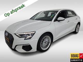 Audi A3 Sportback 30 TFSI Business edition (111 PK) 1e-Eig. & Dealer-Onderh. BOVAG-Garantie. NL-Auto. Navigatie/Apple-Carplay/Android-Auto, Cruisecontrol, Parkeersensoren-V+A, Achteruitrijcamera, Stoelverwarming, DAB, Lm-Velgen-17Inch, Virtual Cockpit, Sportstoelen, Privacy-Glas