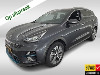 Kia Niro ExecutiveLine 64 kWh (204 PK) 1e-Eig. & Dealer-Onderh. BOVAG-Garantie. NL-Auto. Leer, Warmtepomp, Trekhaak, Navigatie/Apple-Carplay/Android-Auto, Adaptive-Cruisecontrol, Keyless-Entry/Start, Parkeersensoren-V+A, Achterui Stuurverwarming, Premium-Audio, DAB, Licht-Zicht-Pakket, Lm-Velgen-17Inch, Privacy-Glas