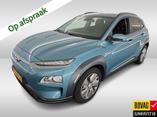 Hyundai Kona EV Fashion 64 kWh (204 PK) 2e-Eig,. & Dealer-Onderh. BOVAG-Garantie. NL-Auto. 3-Fase, Schuifkanteldak, Warmtepomp, Navigatie/Apple-Carplay/Android-Auto, Parkeersensoren, Achteruitrijcamera, Head-Up, Keyless-Entry/Start Premium-Audio, DAB, Lm-Velgen-17Inch, Privacy-Glas