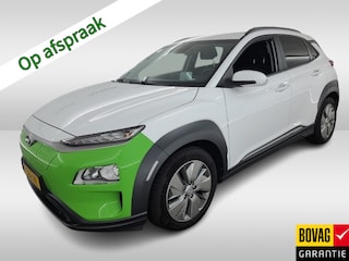 Hyundai Kona EV Fashion 64 kWh (204 PK) 1e-Eig,. & Dealer-Onderh. BOVAG-Garantie. NL-Auto. 3-Fase, Warmtepomp, Navigatie/Apple-Carplay/Android-Auto, Adaptive-Cruisecontrol, Keyless-Entry/Start, Head-Up, Achteruitrijcamera, Premium-Audio, DAB, Licht-Zicht-Pakket, Lm-Velgen-17Inch, Privacy-Glas