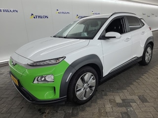 Hyundai Kona EV Fashion 64 kWh (204 PK) 1e-Eig,. & Dealer-Onderh. BOVAG-Garantie. NL-Auto. 3-Fase, Warmtepomp, Navigatie/Apple-Carplay/Android-Auto, Adaptive-Cruisecontrol, Keyless-Entry/Start, Head-Up, Achteruitrijcamera, Premium-Audio, DAB, Licht-Zicht-Pakket, Lm-Velgen-17Inch, Privacy-Glas