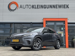 Lexus LBX Business Line 2WD / NIEUW MEI 2025! / Stoelverwarming / AppleCarplay/AndroidAuto / Keyles sentry /