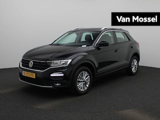 Volkswagen T-Roc 1.0 TSI Style Business 110 PK | Airco | Navigatie | Apple Carplay | Adaptieve Cruise Control | Lane Assist | Park Assist | Parkeersensoren voor- en achter | Achterklep elektrisch |