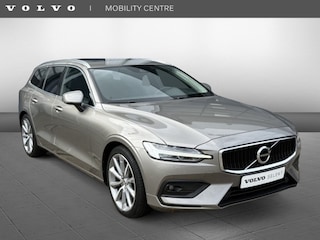 Volvo V60 T4 Moment. Pro | Trekhaak | Panodak | Pilot Assist