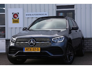 Mercedes-Benz GLC 300e 4MATIC Plug in hybride PHEV AMG*Perfect Onderh.*1ste Eig.*Pano/Elek. Trekhaak/Night/Sfeer/Digi. Cockpit/Dodehoek/Half Leder/Stoelverw./Elek. Klep/Camera/LED/Apple Carplay-Android/Parkeersens.V+A/19 inch LM*