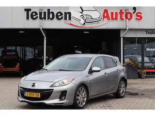Mazda 3 1.6 CiTD Navigator Koppakking is lek, motor loopt wel maar niet goed. Climate control, Navigatie, Elektrische ramen, Cruise control, Koppakking is lek