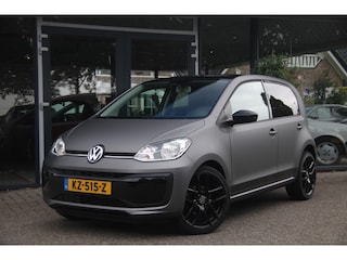 Volkswagen Up 1.0 BMT move up! | Black Edition | AC | 17 LM |