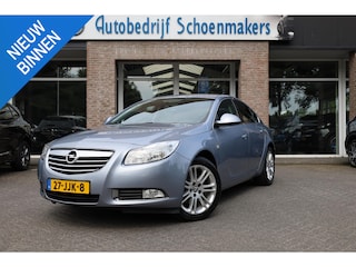 Opel Insignia 1.6 T Edition TREKHAAK BT-TELEFOONVERBINDING CRUISE CLIMA NAVI AUTO-LICHT PDC 17''LMV