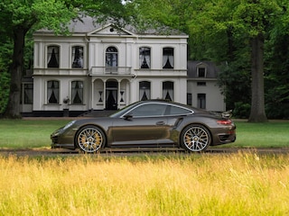Porsche 911 3.8 Turbo S | Schuifdak | Keramisch | NL-auto | Dealer onderhouden